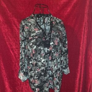 Rock & Republic Black and Gray Floral Blouse